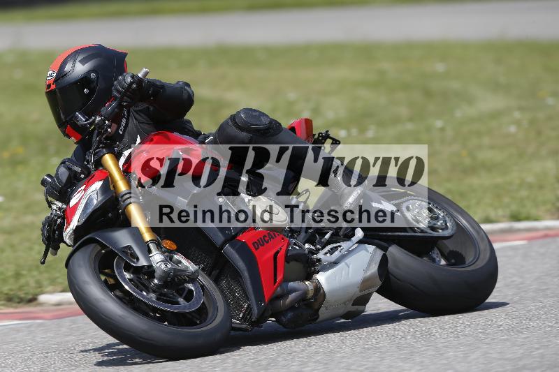 /27 12.06.2025 Ducati Schweiz Trackday Warmup  ADR/gelb-jeaune/32